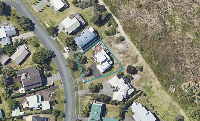 12 Wakanoi Place, Bowentown, Waihi Beach - Carousel 1