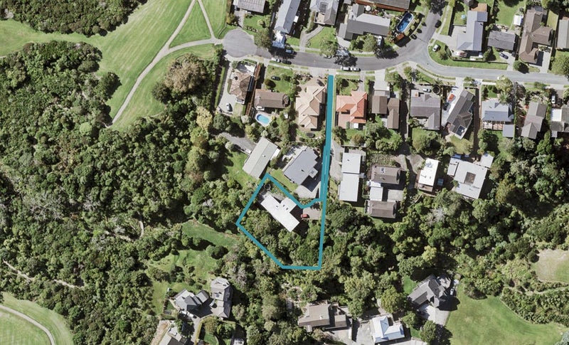 20A Oliver Twist Avenue, Mellons Bay, Auckland - Carousel 1