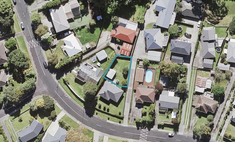 30A La Rosa Street, Green Bay, Auckland - Carousel 1