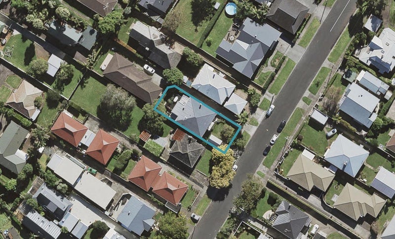 64 Amaru Road, One Tree Hill, Auckland - Carousel 1