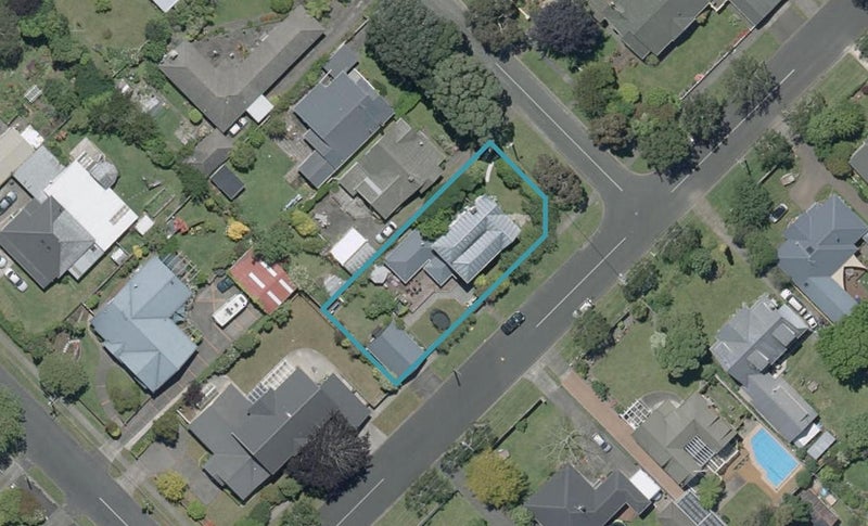 1 Taranaki Street, Saint Johns Hill, Whanganui - Carousel 1