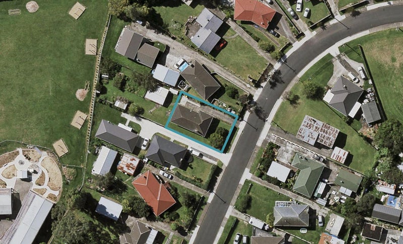 15 Crown Crescent, Otara, Auckland - Carousel 1