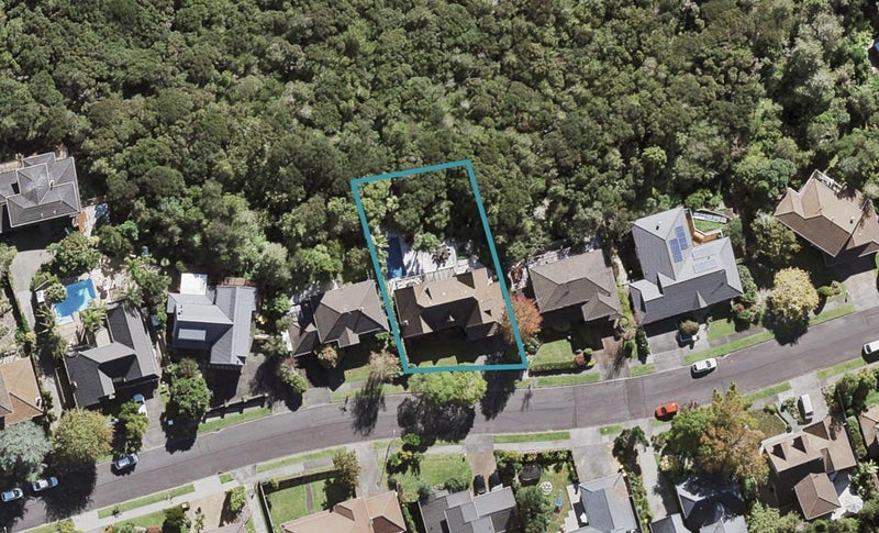 16 Ravenstone Place, Chatswood, Auckland - Carousel 1