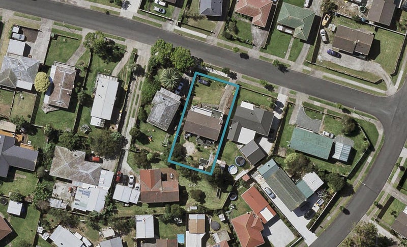 17 Maytime Street, Clover Park, Auckland - Carousel 1