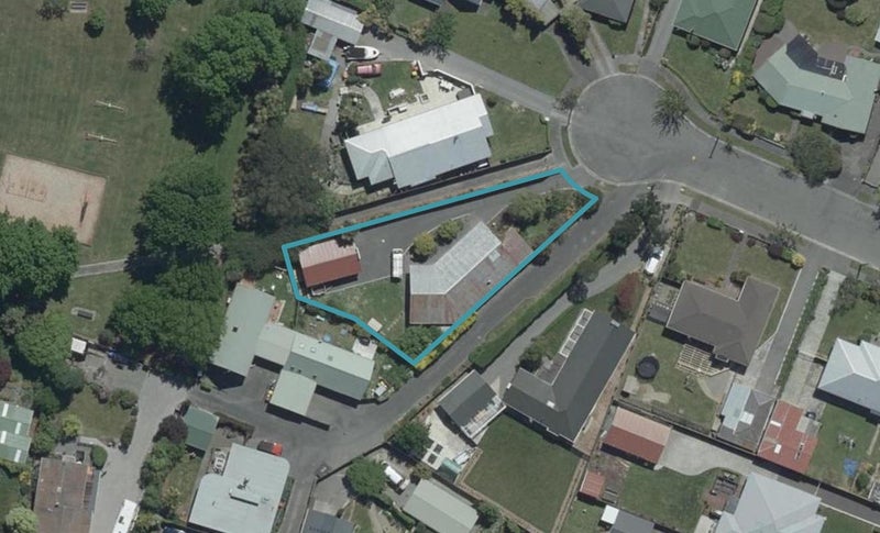 11 Cherry Place, Casebrook, Christchurch - Carousel 1