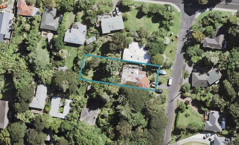 5 York Road, Titirangi, Auckland - Carousel 1