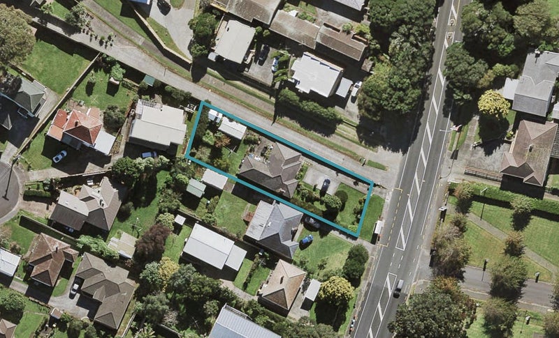 61 Hillsborough Road, Hillsborough, Auckland - Carousel 1