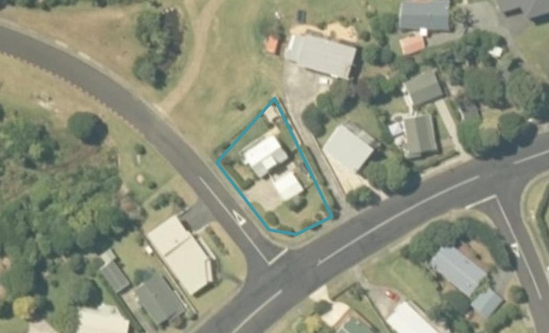 201 Onemana Drive, Onemana, Whangamatā - Carousel 1