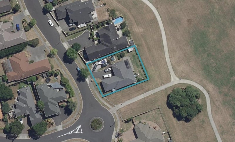 2 Gavin Heights, Rototuna, Hamilton - Carousel 1
