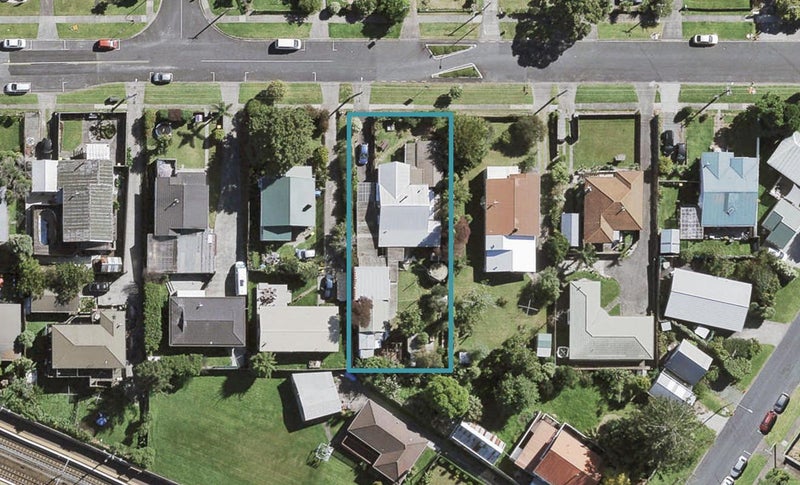 13 Clayburn Road, Glen Eden, Auckland - Carousel 1