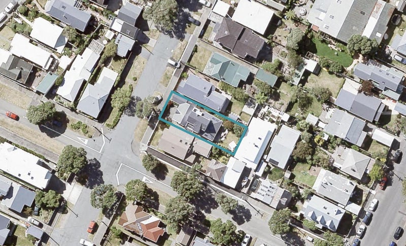 13 Tuatoru Street, Eastbourne, Lower Hutt - Carousel 1