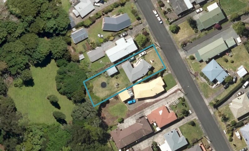 18 Ford Avenue, Kamo, Whangarei - Carousel 1