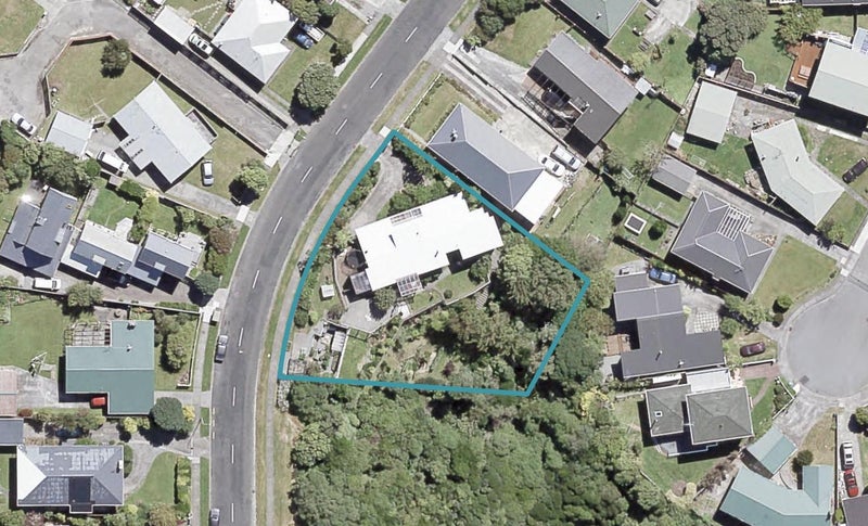 36 Cedar Street, Maungaraki, Lower Hutt - Carousel 1