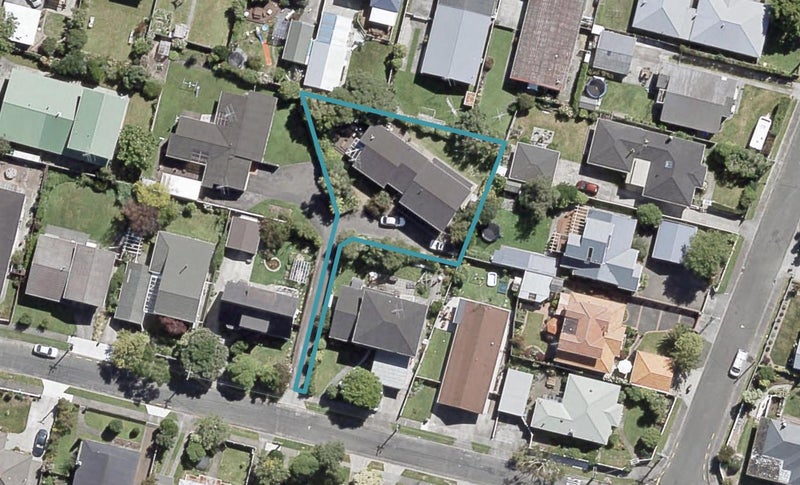 34 Fairfield Avenue, Fairfield, Lower Hutt - Carousel 1