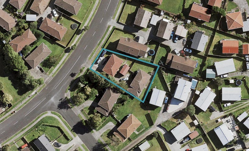27 Maplesden Drive, Clendon Park, Auckland - Carousel 1