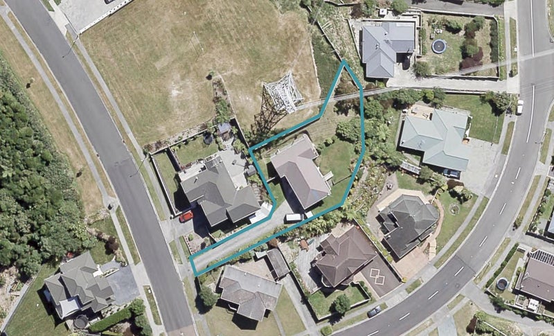 4 Arahiwi Grove, Tirohanga, Lower Hutt - Carousel 1