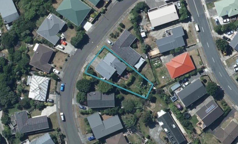 5 Annan Grove, Papakowhai, Porirua - Carousel 1