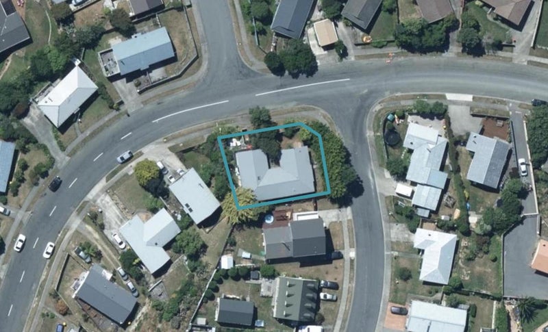 2 Cleat Street, Whitby, Porirua - Carousel 1