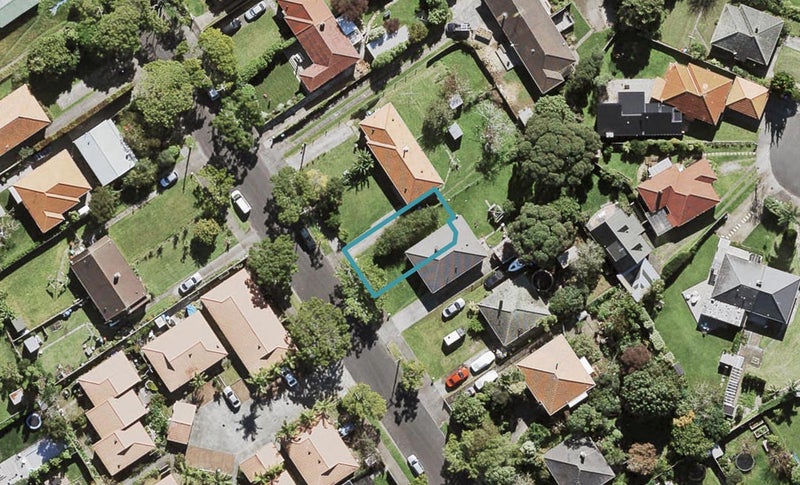 39 Riro Street, Point Chevalier, Auckland - Carousel 1