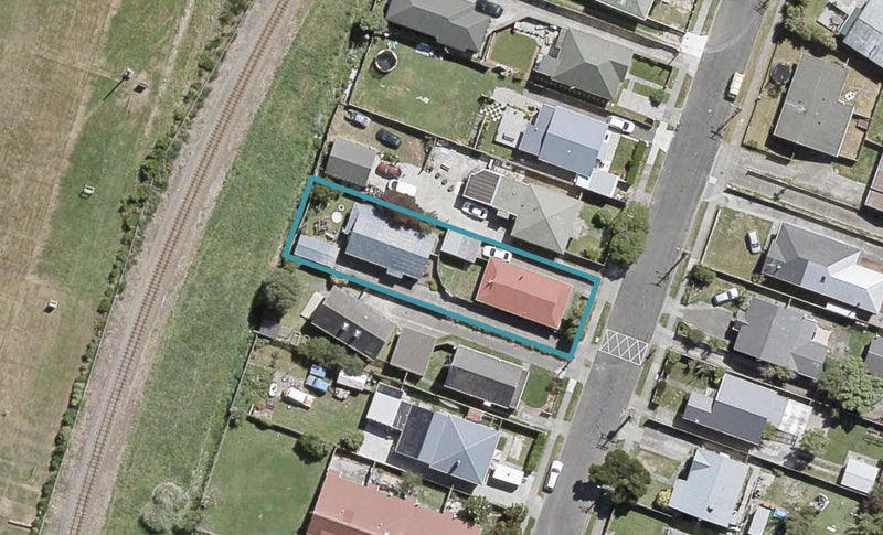 29 Awamutu GR, GRACEFIELD, LOWER HUTT - Carousel 1