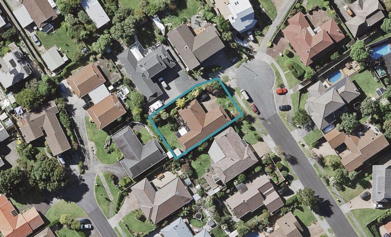 16 St Simon Place, Botany Downs, Auckland - Carousel 1