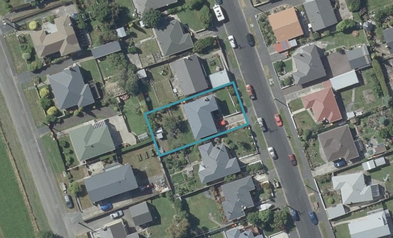 27 Elwyn Crescent, Green Island, Dunedin - Carousel 1