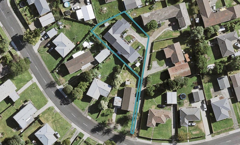 2/124 Chichester Drive, Rosehill, Papakura - Carousel 1