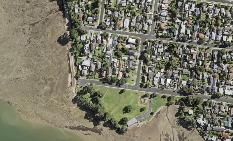 39 Roys Road, Weymouth, Auckland - Carousel 1