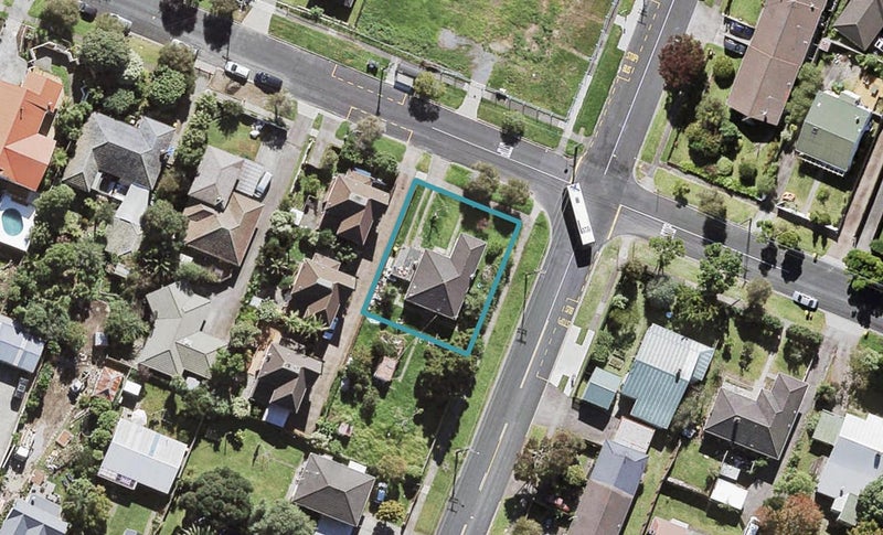 22 Miro Street, New Lynn, Auckland - Carousel 1
