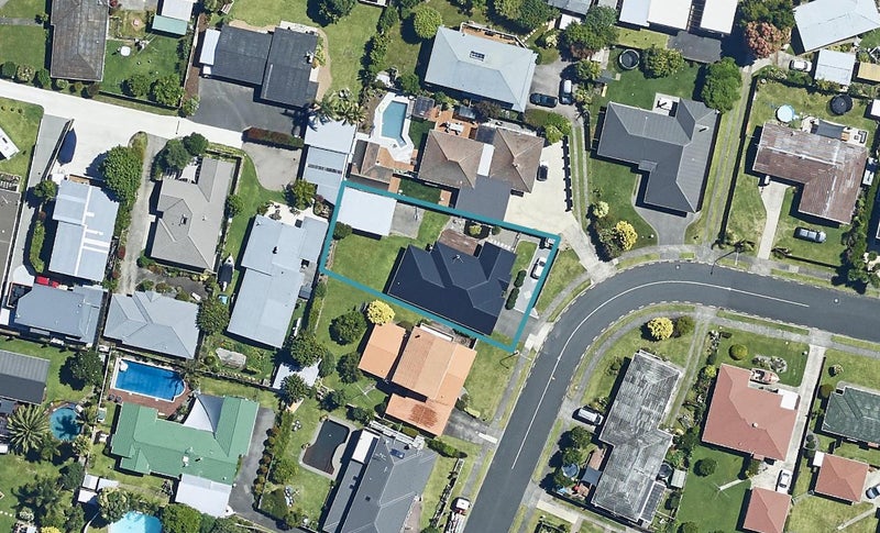 21 Ridge Street, Otumoetai, Tauranga - Carousel 1