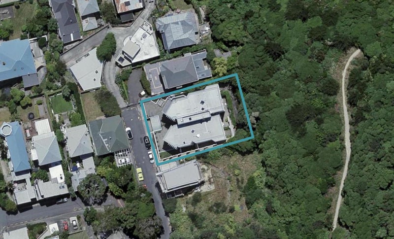1B/22 Telford Terrace, Oriental Bay, Wellington - Carousel 1