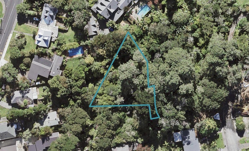 6 Happeace Lane, Titirangi, Auckland - Carousel 1