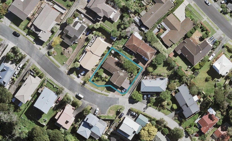18 Tumanaka Place, Henderson, Auckland - Carousel 1