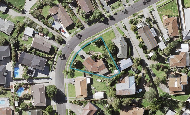 19 Jandell Crescent, Bucklands Beach, Auckland - Carousel 1