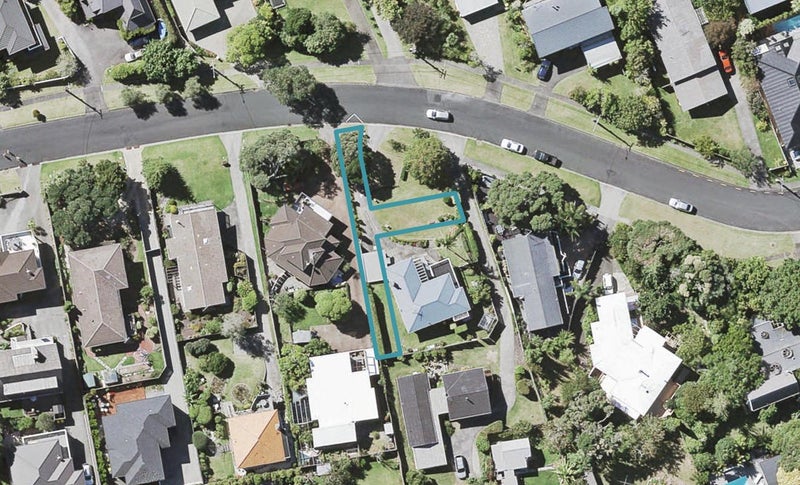 2/20 Penzance Road, Mairangi Bay, Auckland - Carousel 1