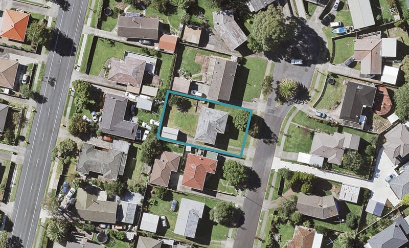 18 Medina Place, Half Moon Bay, Auckland - Carousel 1