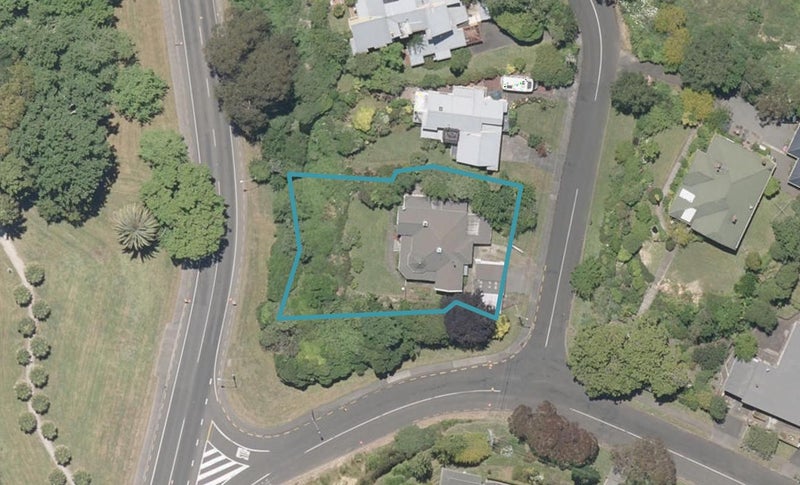 1 Wairere Road, Bastia Hill, Whanganui - Carousel 1