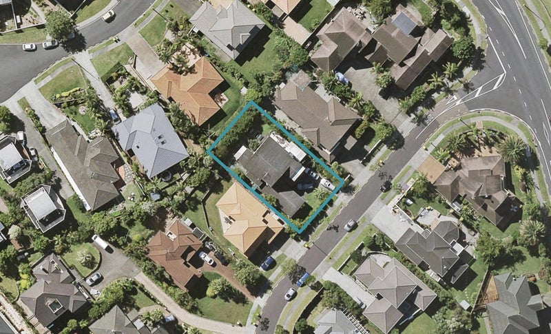 8 Carrowmore, Pinehill, Auckland - Carousel 1