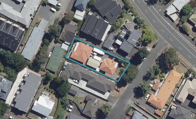 2 Teddy Street, Whitiora, Hamilton - Carousel 1