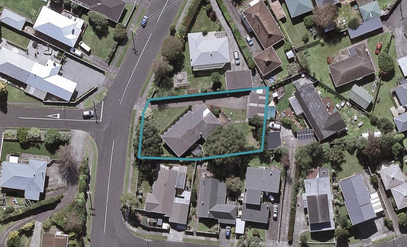 135 Govett Avenue, Frankleigh Park, New Plymouth - Carousel 1