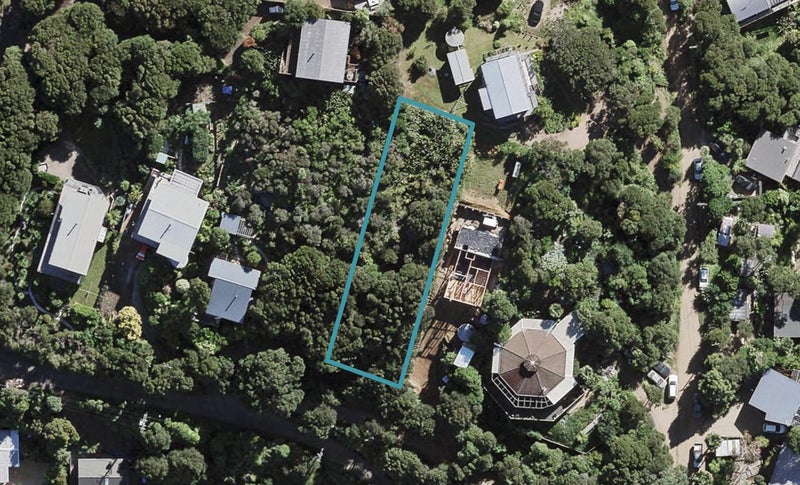 18 Upland Road, Ōmiha, Waiheke Island - Carousel 1