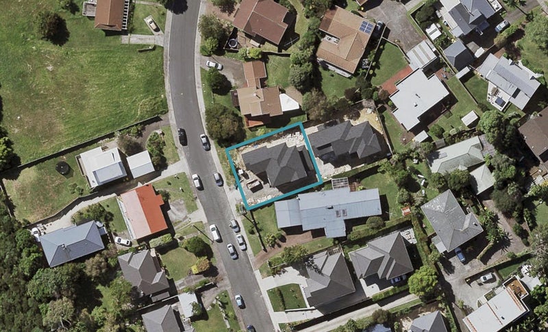 35 Lyttelton Avenue, Forrest Hill, Auckland - Carousel 1