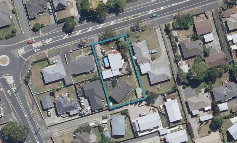 180 Clarkin Road, Fairfield, Hamilton - Carousel 1