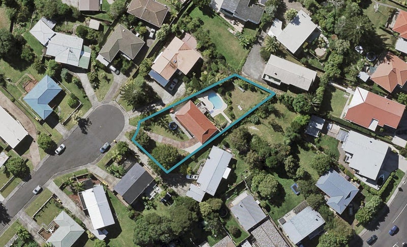 11 Datura Place, Sunnynook, Auckland - Carousel 1