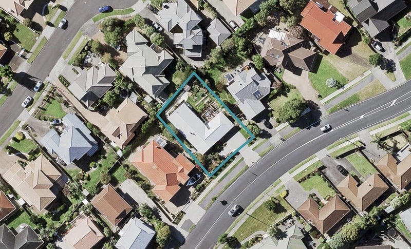 27 Meadowland Drive, Somerville, Auckland - Carousel 1