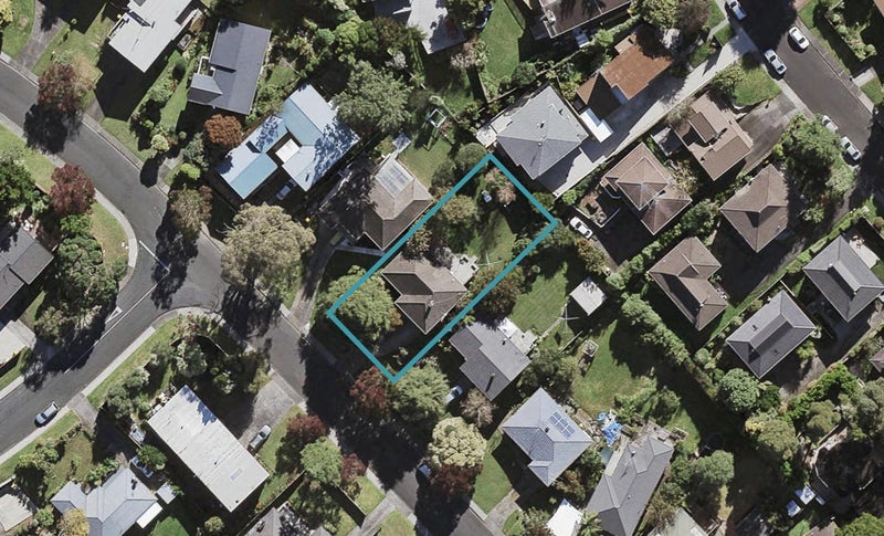 41 Lynden Avenue, Hillcrest, Auckland - Carousel 1