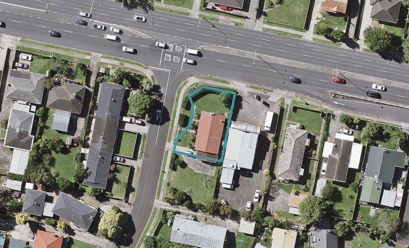 2 Latham Avenue, Pakuranga, Auckland - Carousel 1