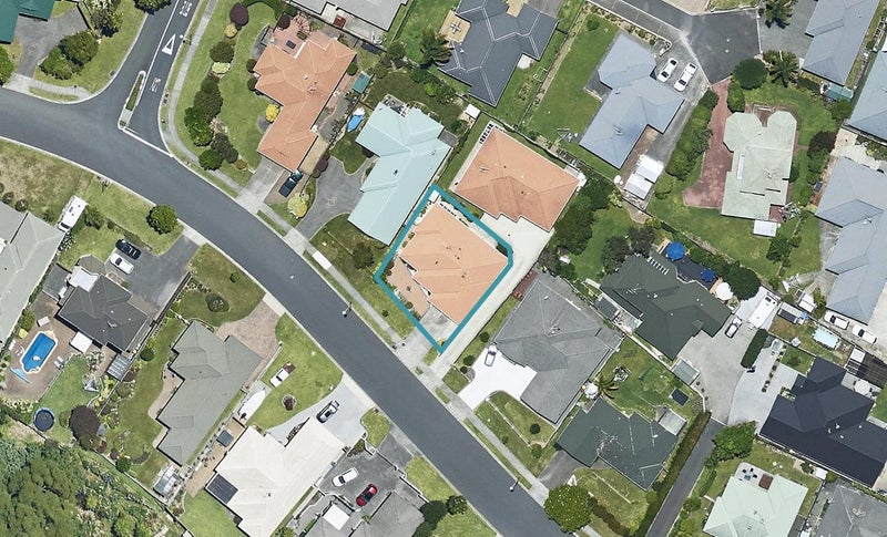 32 Stableford Drive, Pyes Pa, Tauranga - Carousel 1