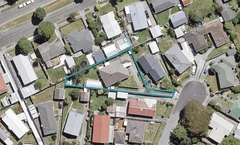 2/3 Nevada Grove, Tōtara Park, Upper Hutt - Carousel 1