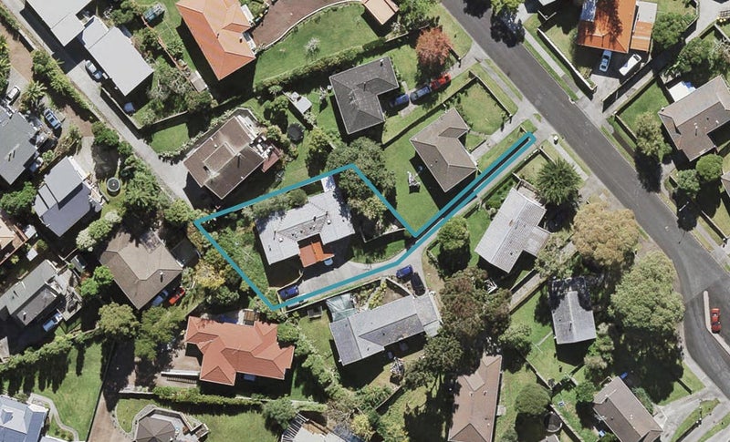 9 Backhurst Grove, Massey, Auckland - Carousel 1
